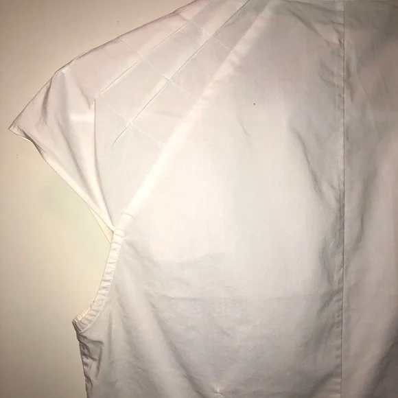 CALVIN KLIEN Pleated White Cap Sleeve Blouse. - Picture 7 of 8